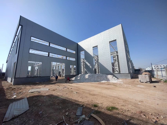 De geschilderde Geprefabriceerde Workshop van de het Staalstructuur van het Staalkader Industriële Chemische