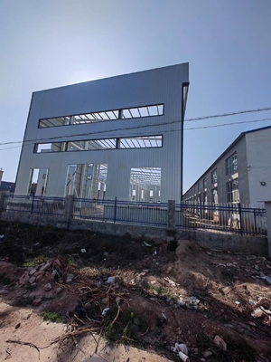 De geschilderde Geprefabriceerde Workshop van de het Staalstructuur van het Staalkader Industriële Chemische